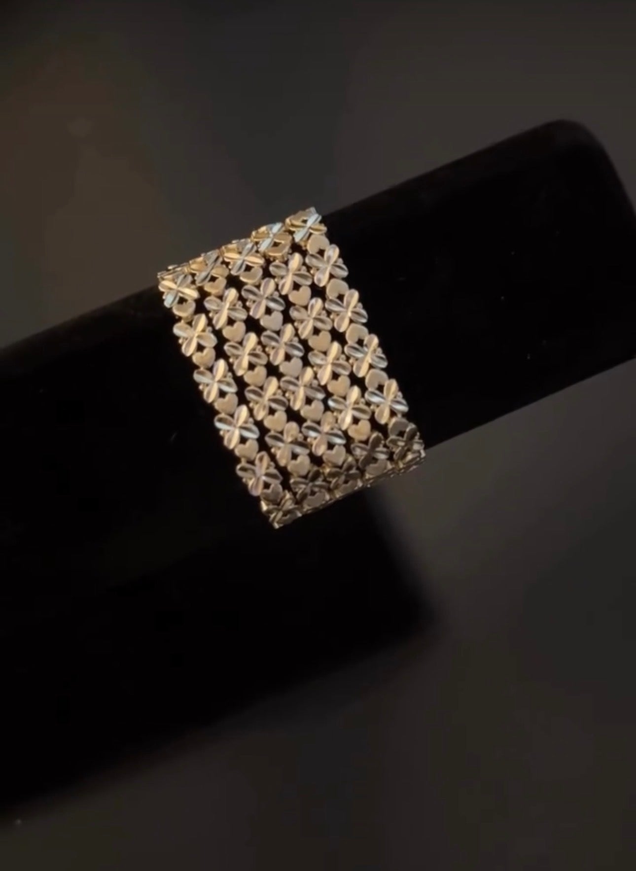 Flower bracelet